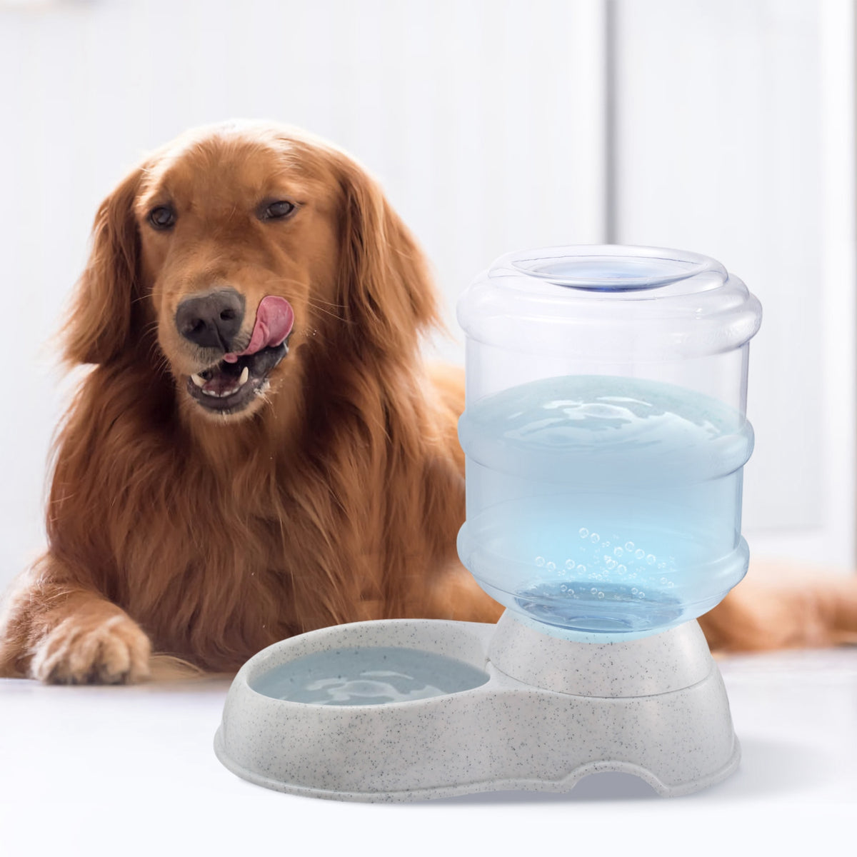 Beige 3.5 L gravity-fed pet water dispenser for cats and dogs